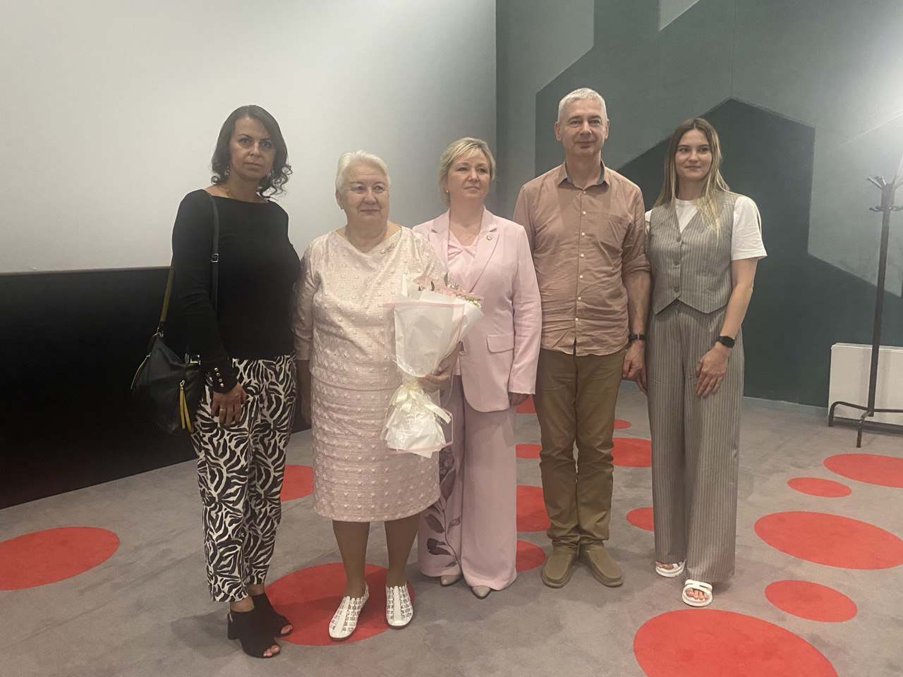 Подвиг, память и поэзия: сотрудники КУП «МГАОН» приняли участие в памятной встрече на площадке кинотеатра «Победа»